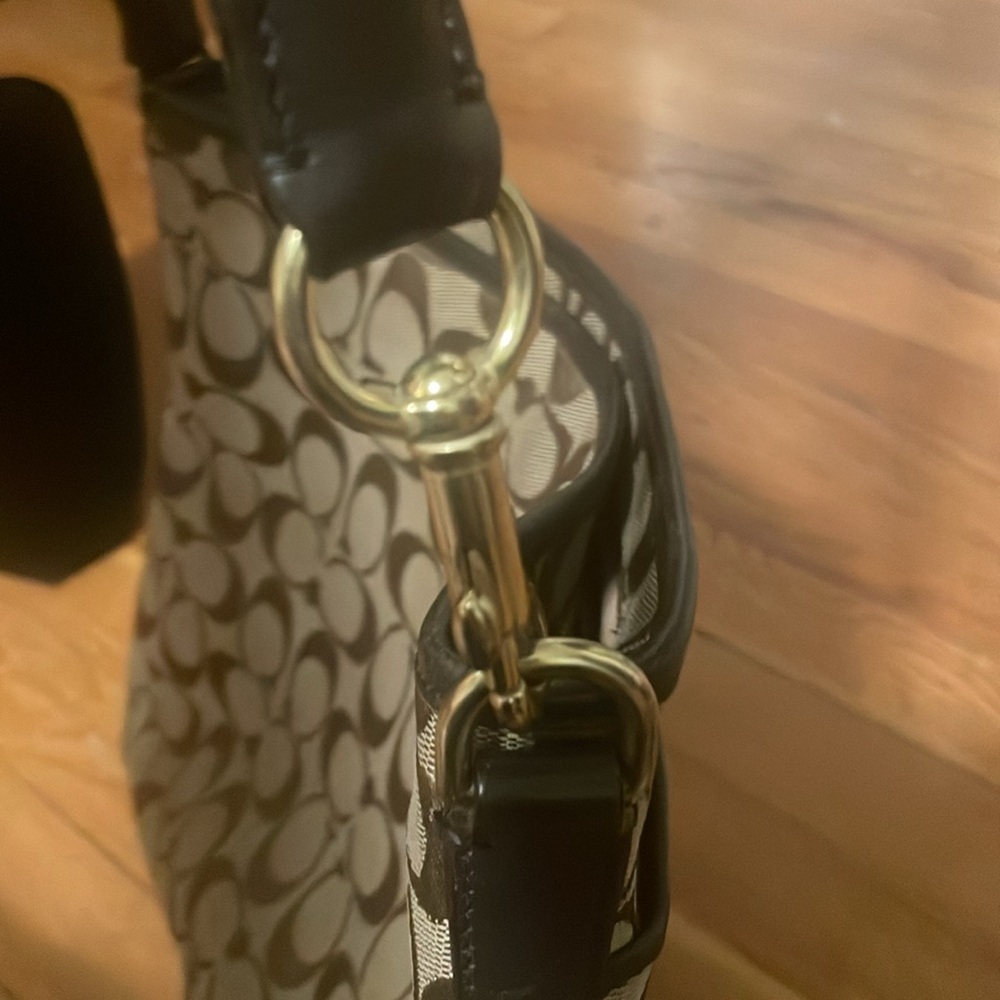 EUC Coach Bag - Picture 7 of 11